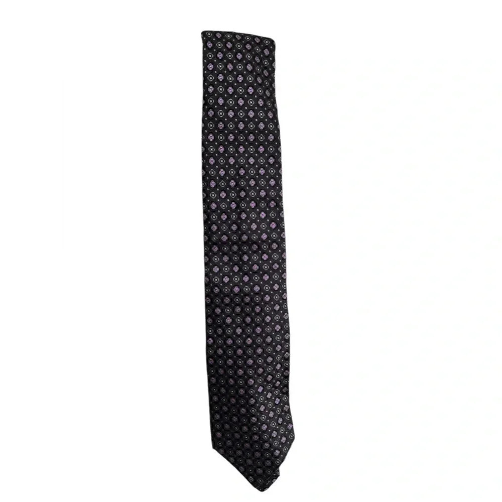 Hugo Boss Elegant Black and Purple Patterned Tie